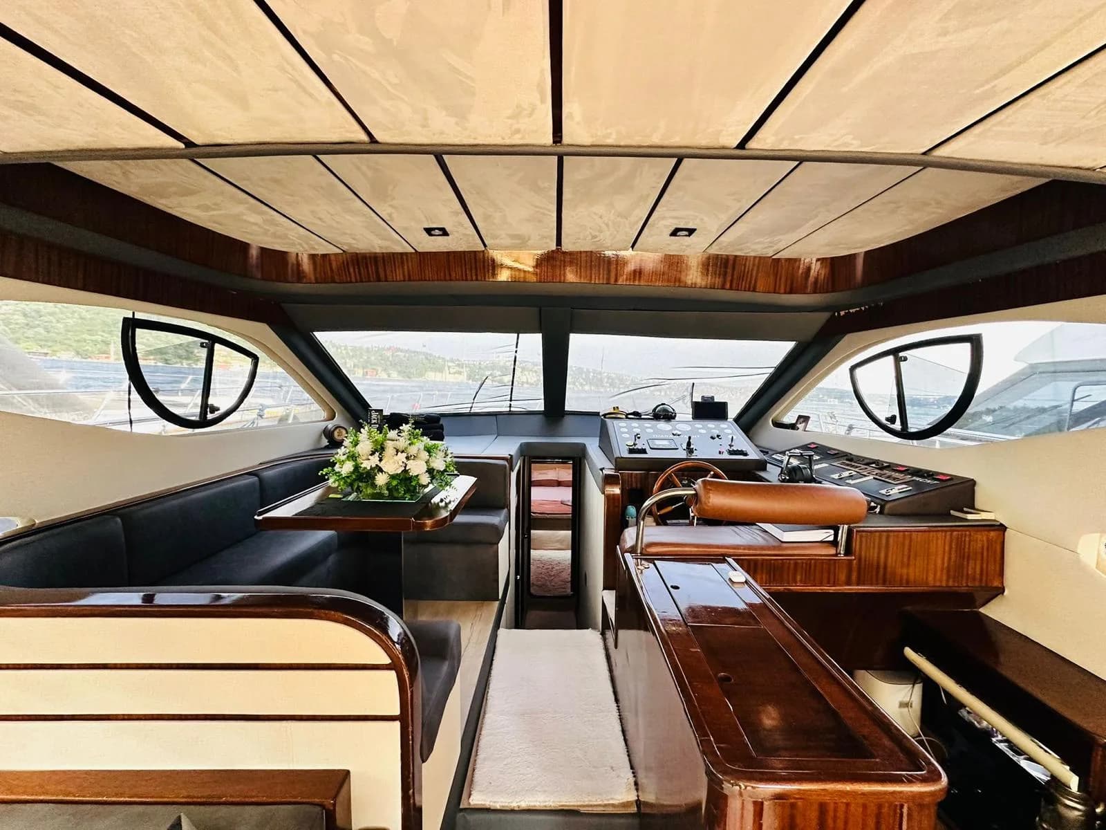 Luma Boutique Yacht · 12 Guests · New — Bosphorus charter, Up to 12 guests