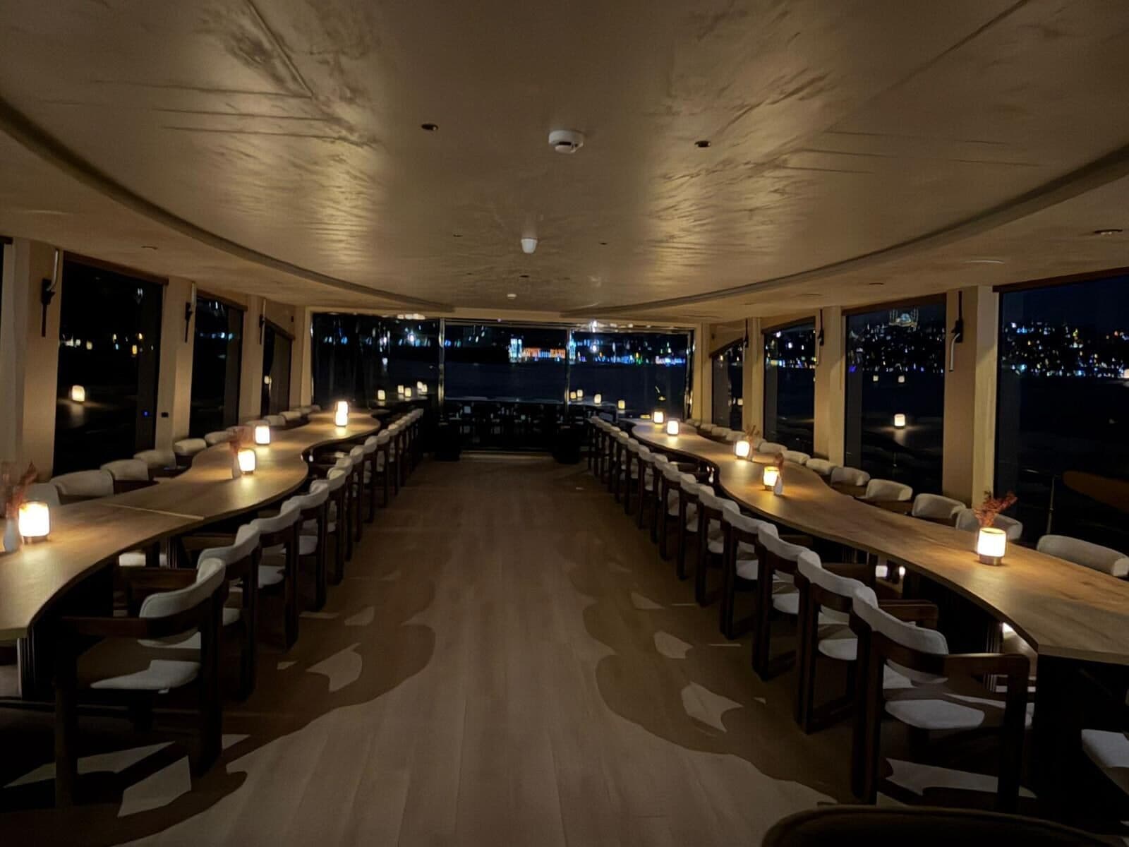 Event-Deck-Yacht (Bis zu 90 Gäste) — Bosphorus photo 3