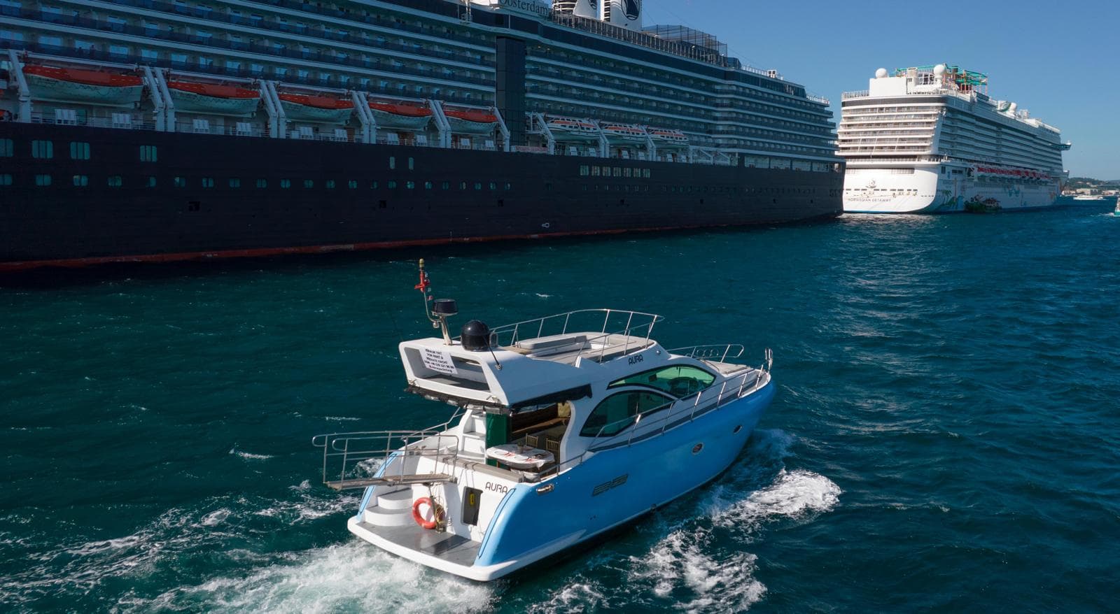 Yacht à Moteur Intime (Jusqu’à 12 invités) — Bosphorus photo 1