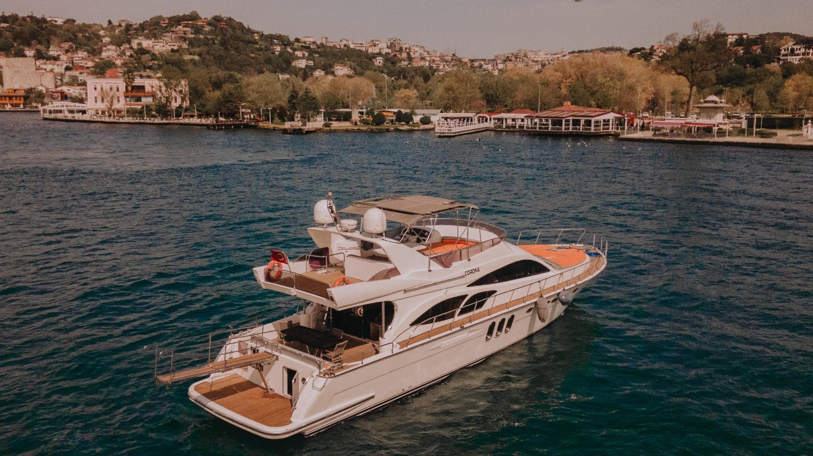 Luma Premium Yacht · 15 Guests — Bosphorus charter, Up to 15 guests